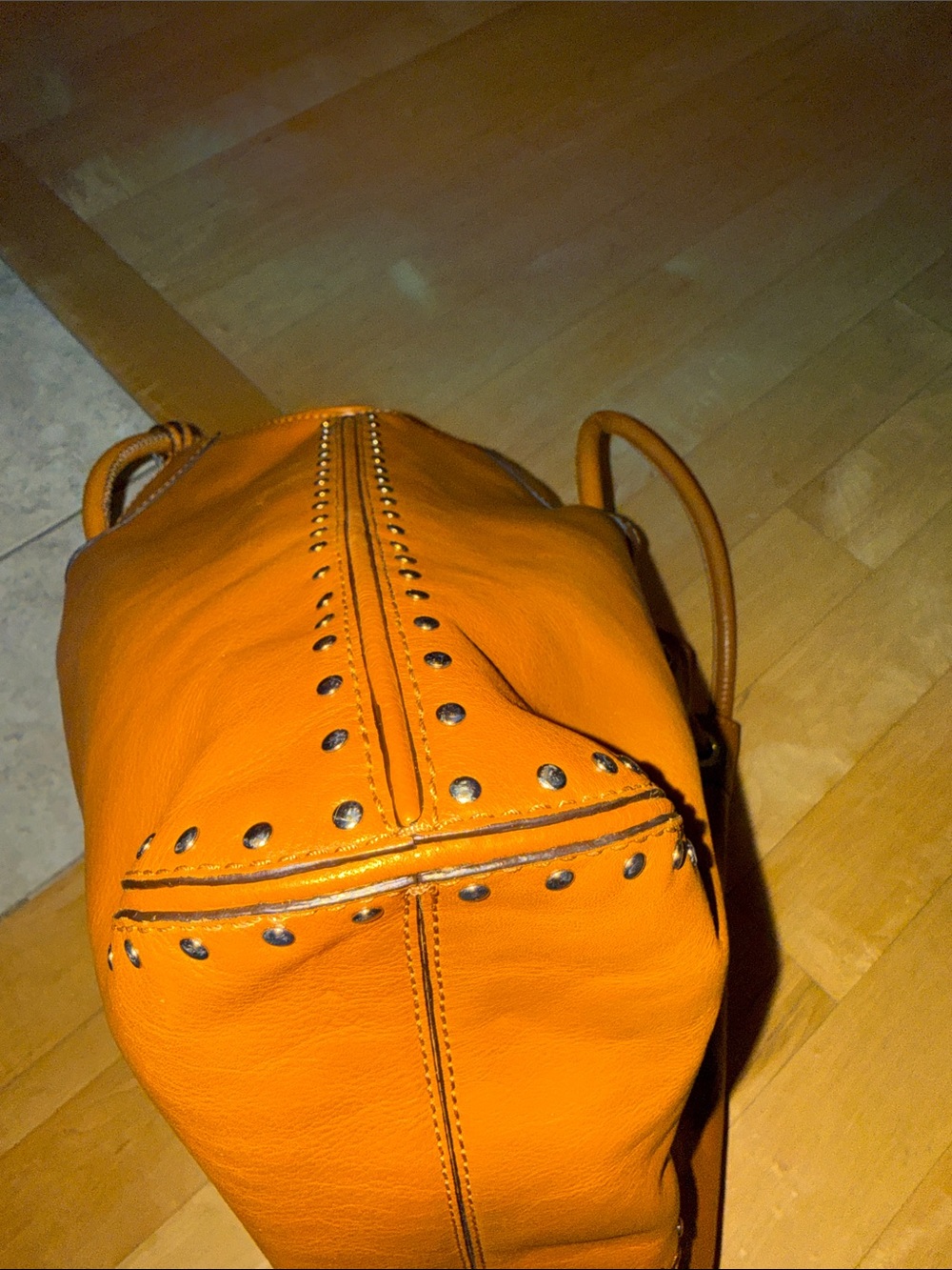 Michael Kors Astor Studded Shoulder Tan Leather Drawstring Tote Like New - Picture 6 of 8